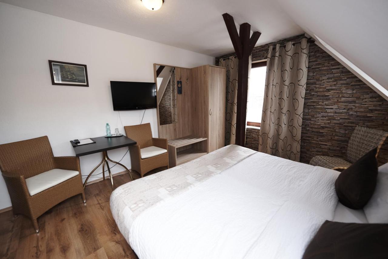 Hotel Wurster Kroog เบรเมอร์ฮาเฟิน ภายนอก รูปภาพ