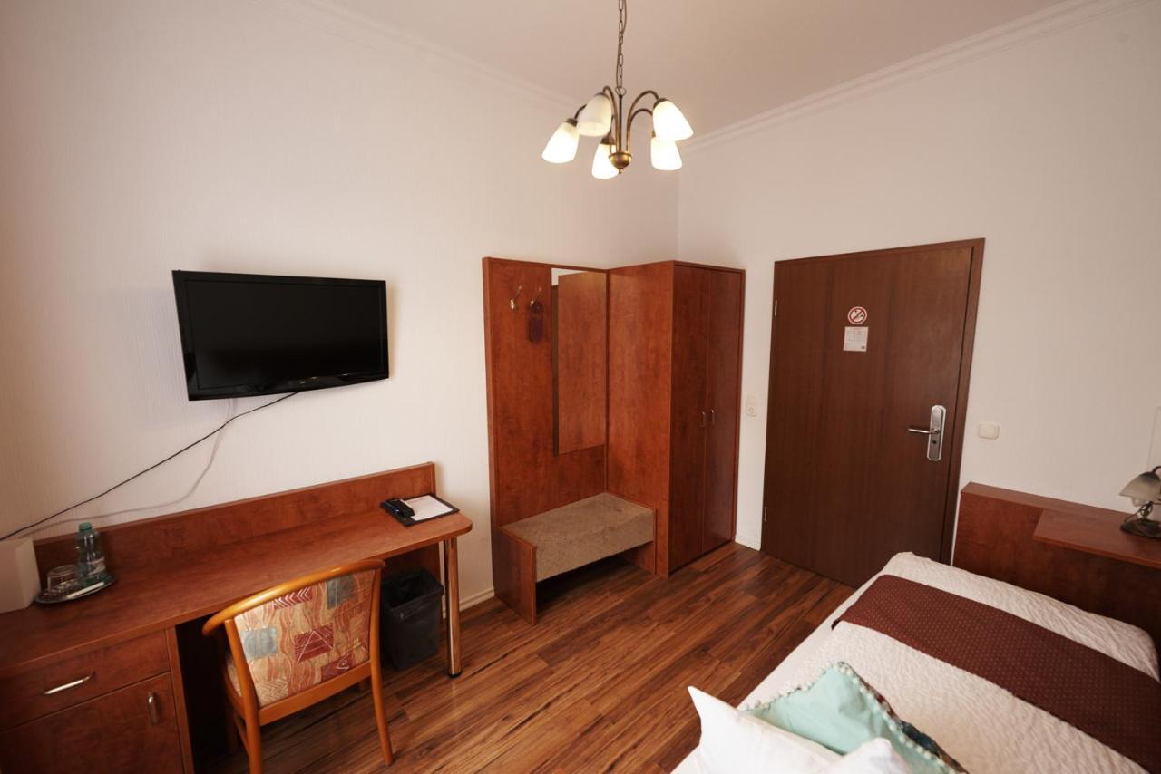 Hotel Wurster Kroog เบรเมอร์ฮาเฟิน ภายนอก รูปภาพ