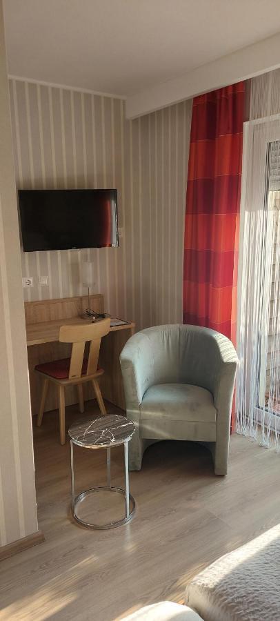 Hotel Wurster Kroog เบรเมอร์ฮาเฟิน ภายนอก รูปภาพ