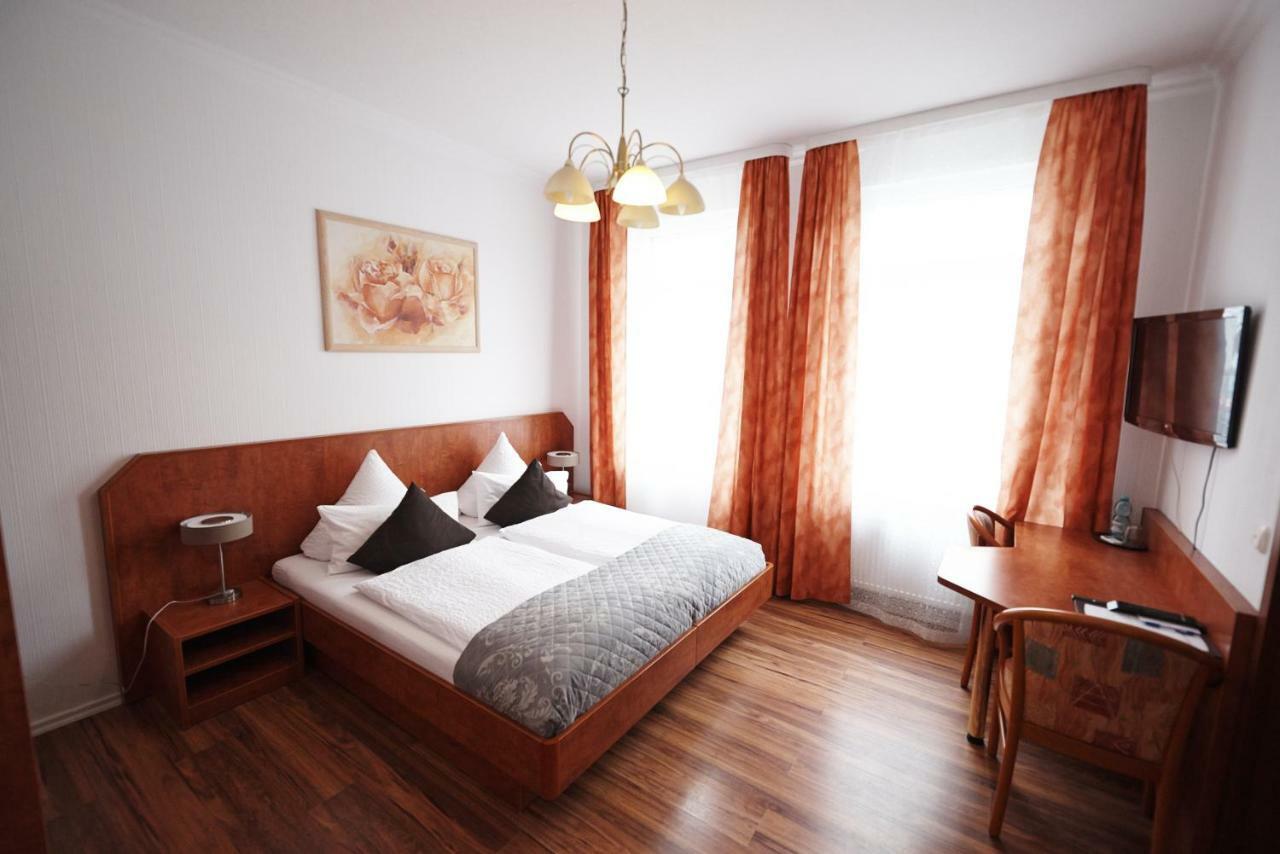 Hotel Wurster Kroog เบรเมอร์ฮาเฟิน ภายนอก รูปภาพ