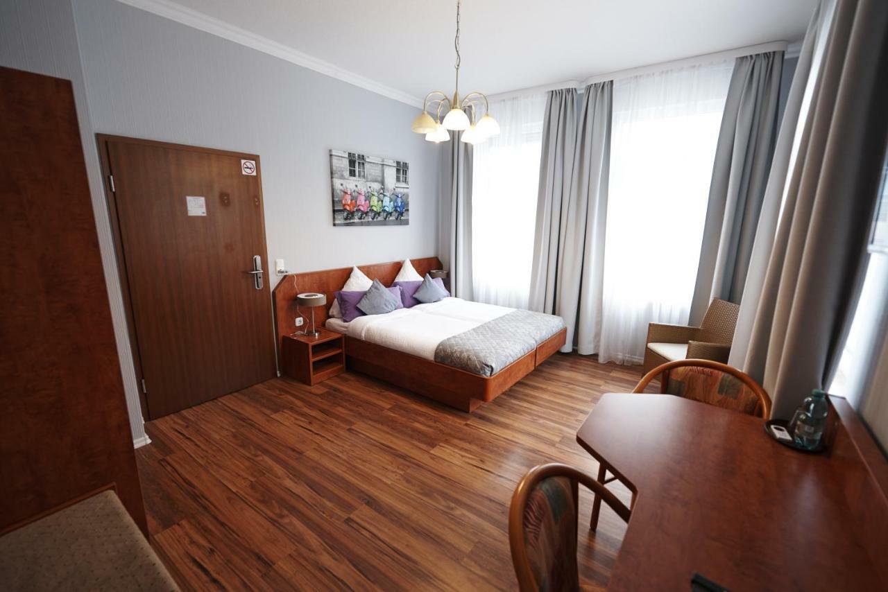Hotel Wurster Kroog เบรเมอร์ฮาเฟิน ภายนอก รูปภาพ