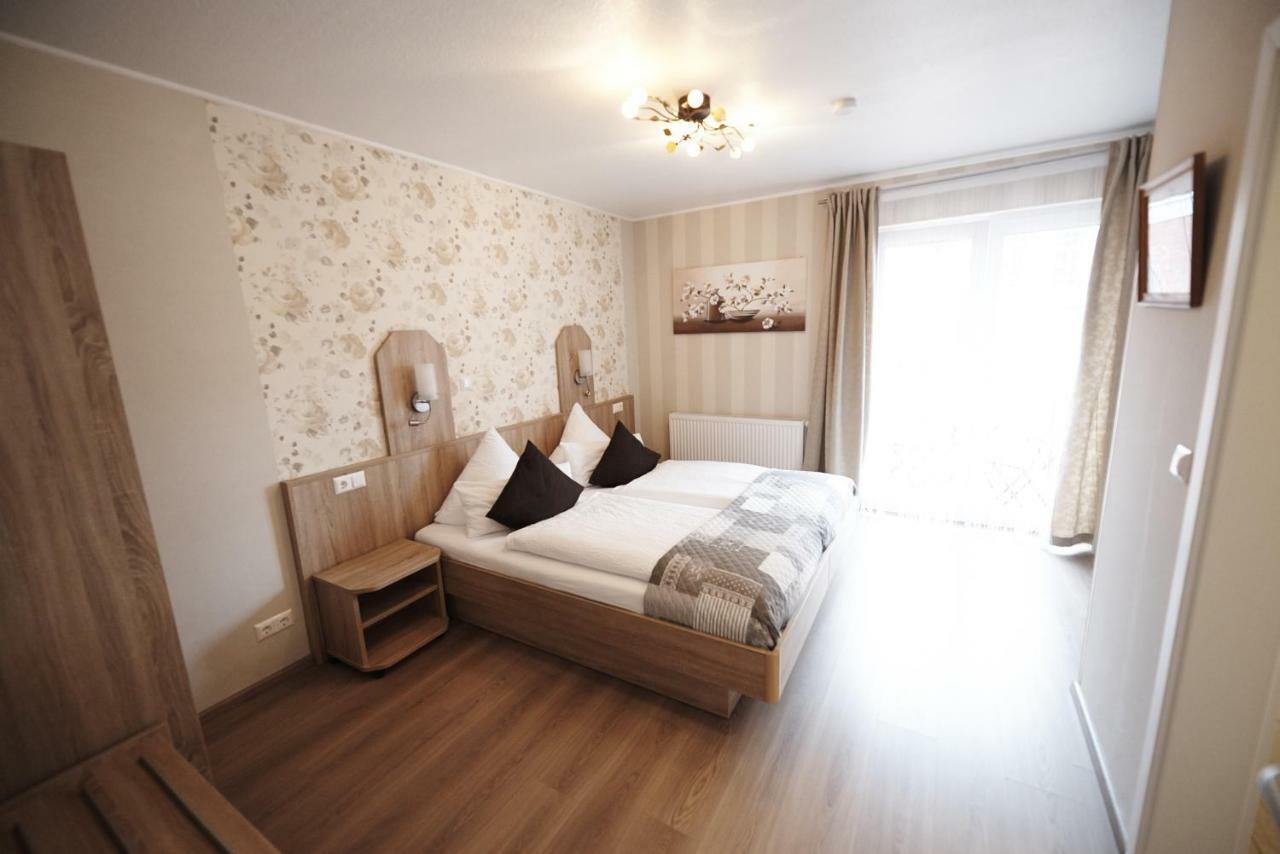 Hotel Wurster Kroog เบรเมอร์ฮาเฟิน ภายนอก รูปภาพ